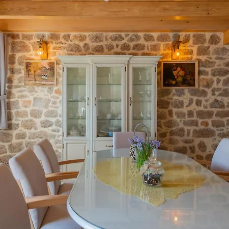 Cozy In With Wifi Imotski